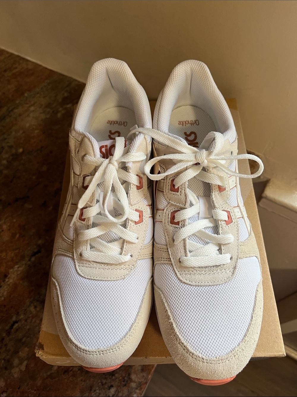ASICS Lyte Classic - Picture 8 of 9